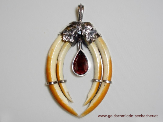 Anh&auml;nger mit Murmeltierz&auml;hnen