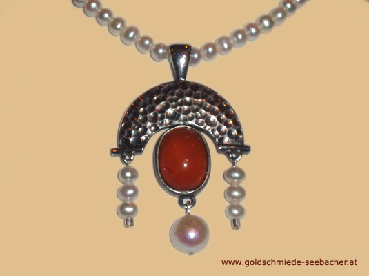 Silbercollier mit Karneol